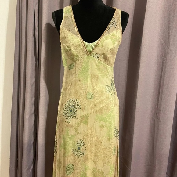 Elie Tahari Dress
Size 4-6 small - Picture 1 of 4